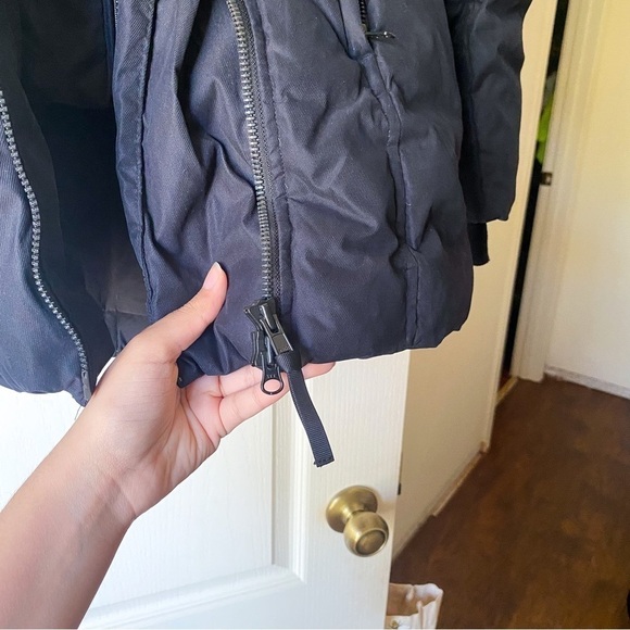 Aritzia Parka Goose Down Asymmetrical Faux Fur Hood Fall Winter Black XXS GUC - Picture 5 of 13